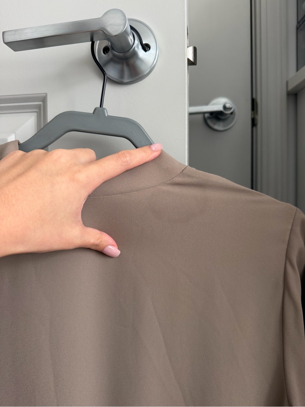 Aritzia Babaton Gilroy Bomber Jacket Taupe Size M - Picture 8 of 8